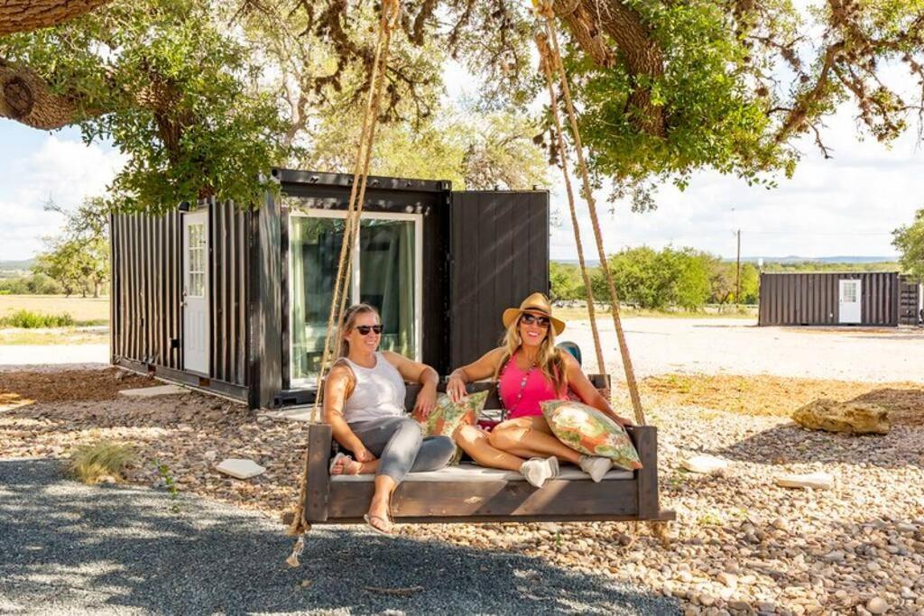 The Container Retreat @ 290 Wine Trail #9 Get Away Today! Hye Exteriör bild